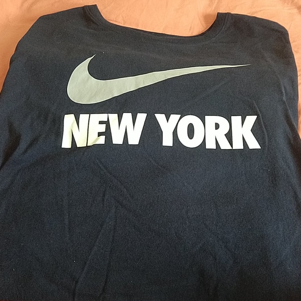 Navy Blue Nike t-shirt